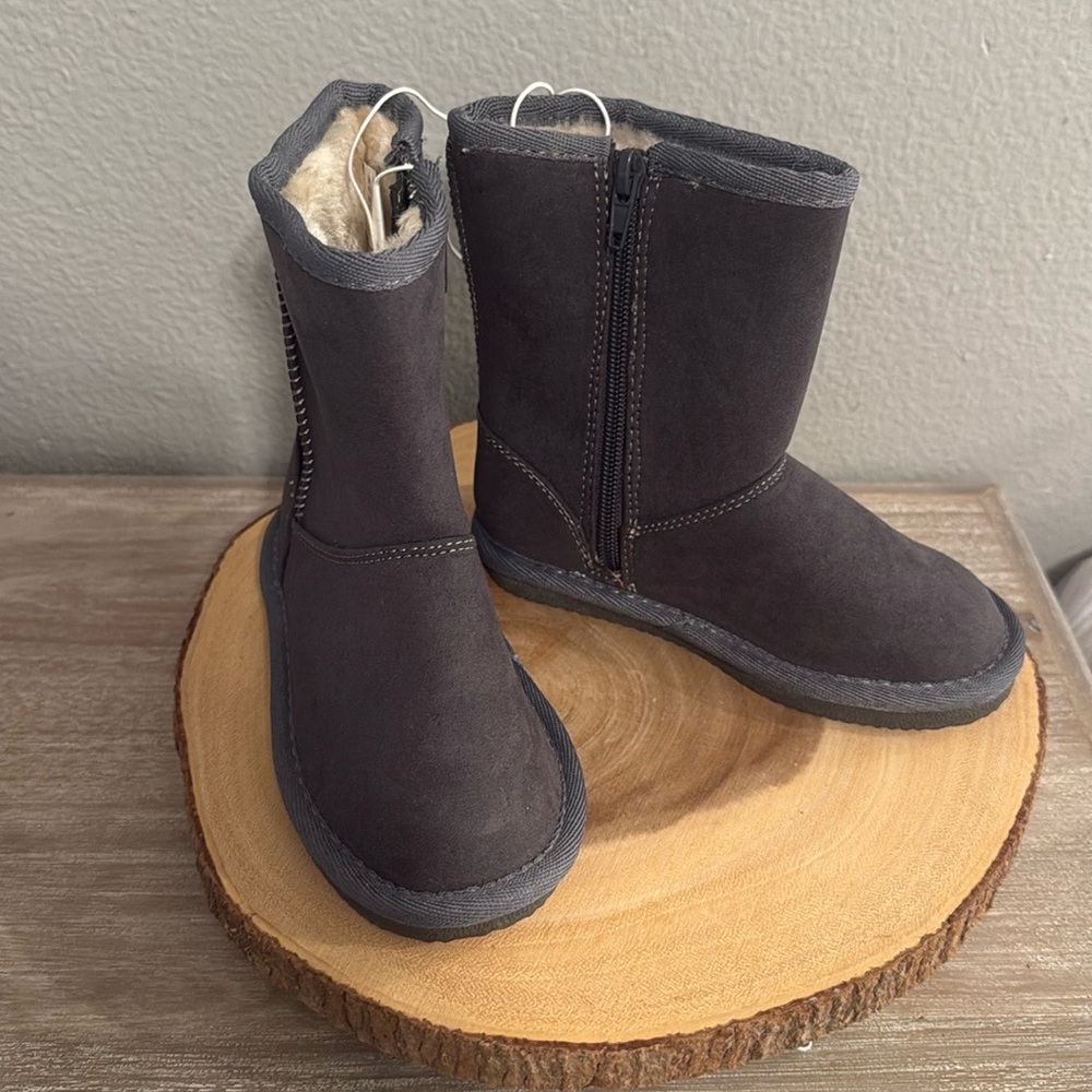 HARPER CANYON
Everly Faux Fur Lined Boot zipper size 9 grey boy girl new